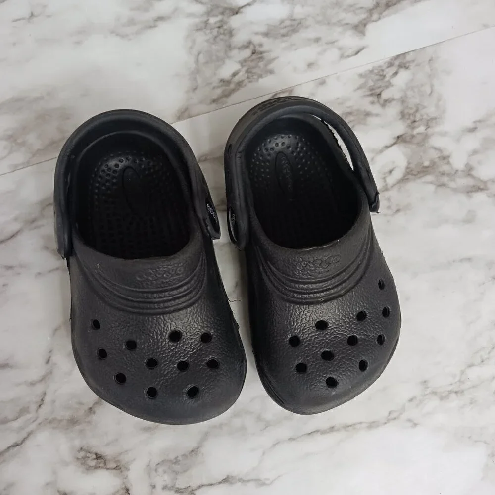 CROCS KID'S TODDLER CLASSIC CLOG BLACK WITH STRAP UNISEX SIZE C 4/5